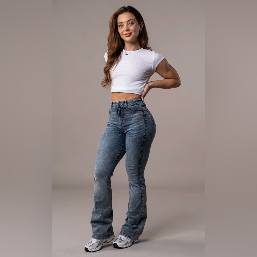 Fitjeans - Women’s Regular V2 Flared High Waisted Jeans - 80s Blue